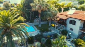 Monica's Tropical Villa